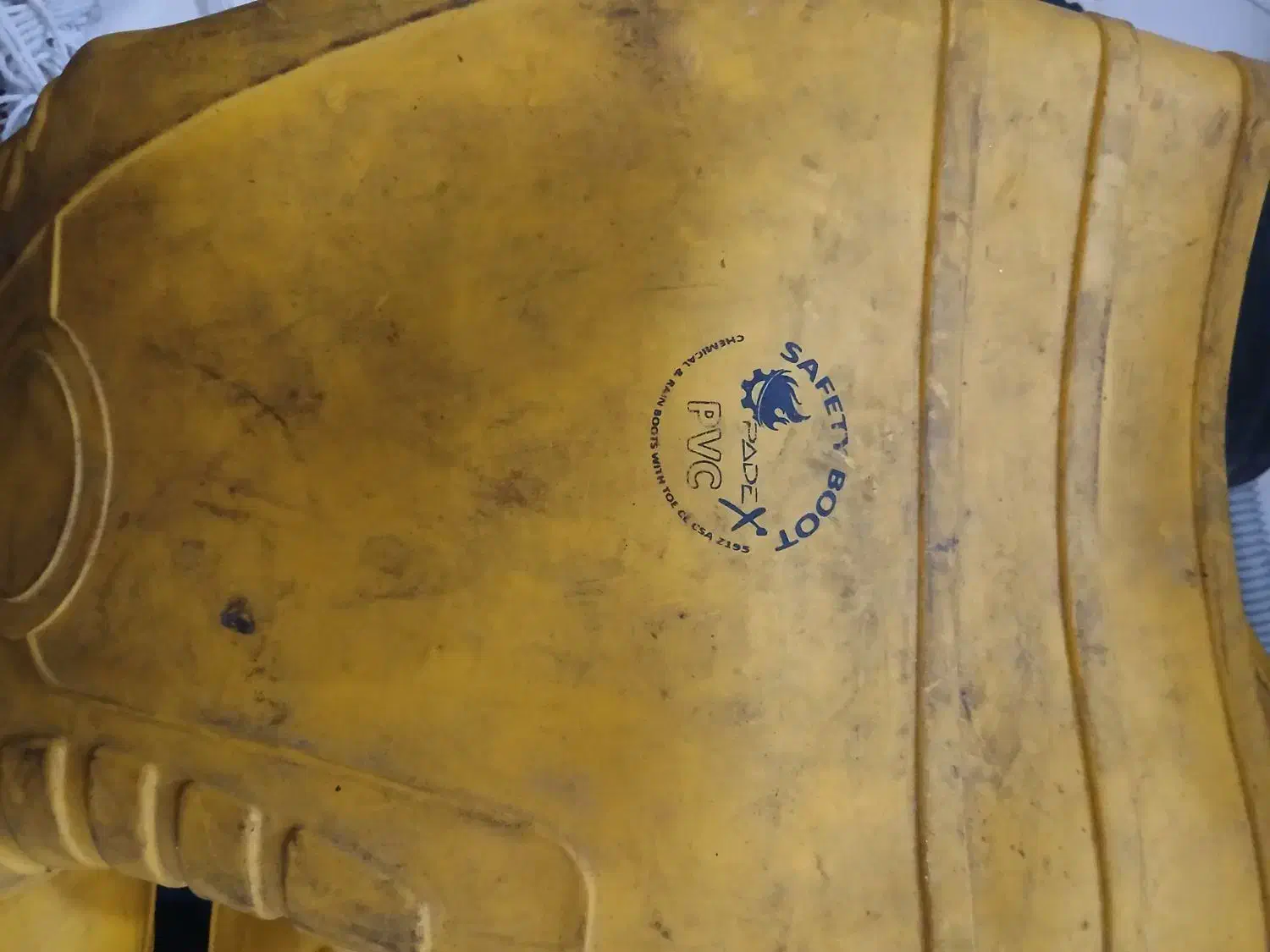 چکمه سالم.مارکدار هست.شماره ۴۴-۴۳|کیف، کفش، کمربند|رشت, سعدی (تختی)|دیوار