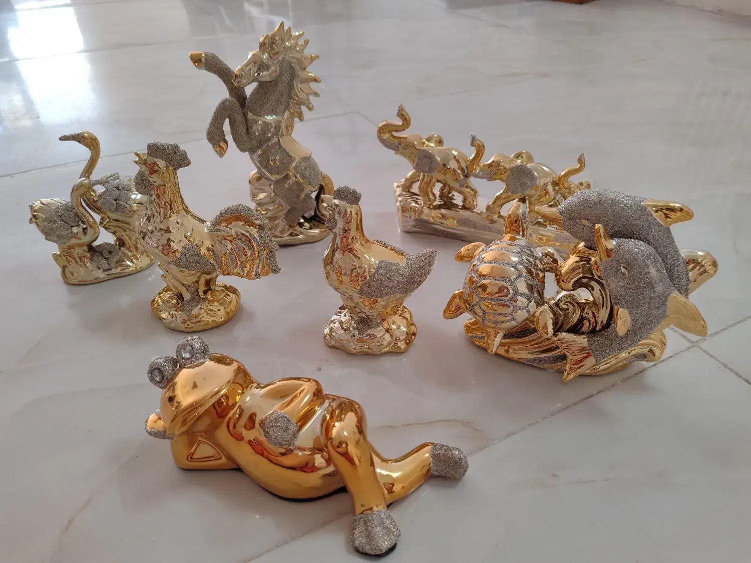 دکوری طلایی کاملاً نو و داخل کارتن|صنایع دستی و سایر لوازم تزئینی|زاهدان, |دیوار