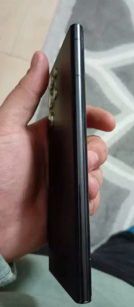 s22 اولترا|موبایل|اصفهان, باغ فدک|دیوار