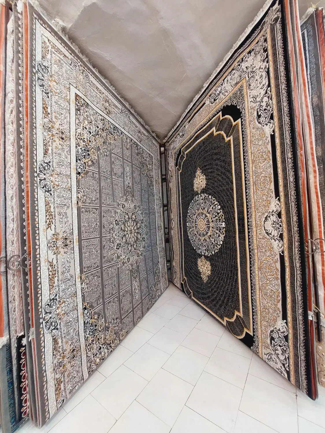 فرش۱۲متری نخ افشان مشگی طلا کوب ۸/۵۰۰ ت|فرش|مشهد, سیلو|دیوار