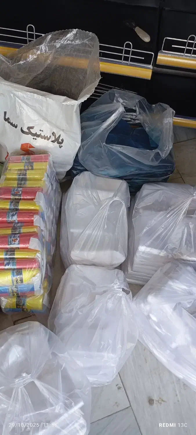 مقداری نایلون کیلویی حدود ۳۰تا۴۰کیلو|ظروف نگهدارنده، پلاستیکی، یک‌بارمصرف|تهران, مسعودیه|دیوار