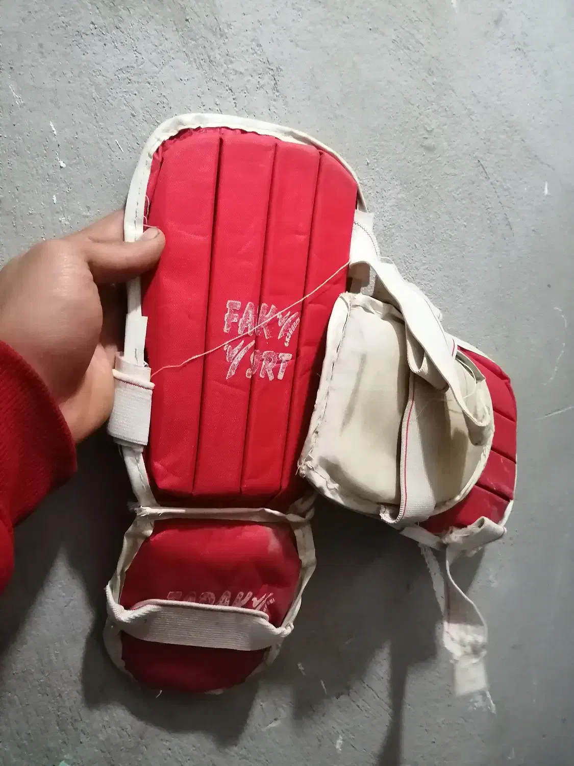 دستکش و کلاه و پابند ورزشی زیر قیمت|تجهیزات ورزشی|شیراز, ارم|دیوار