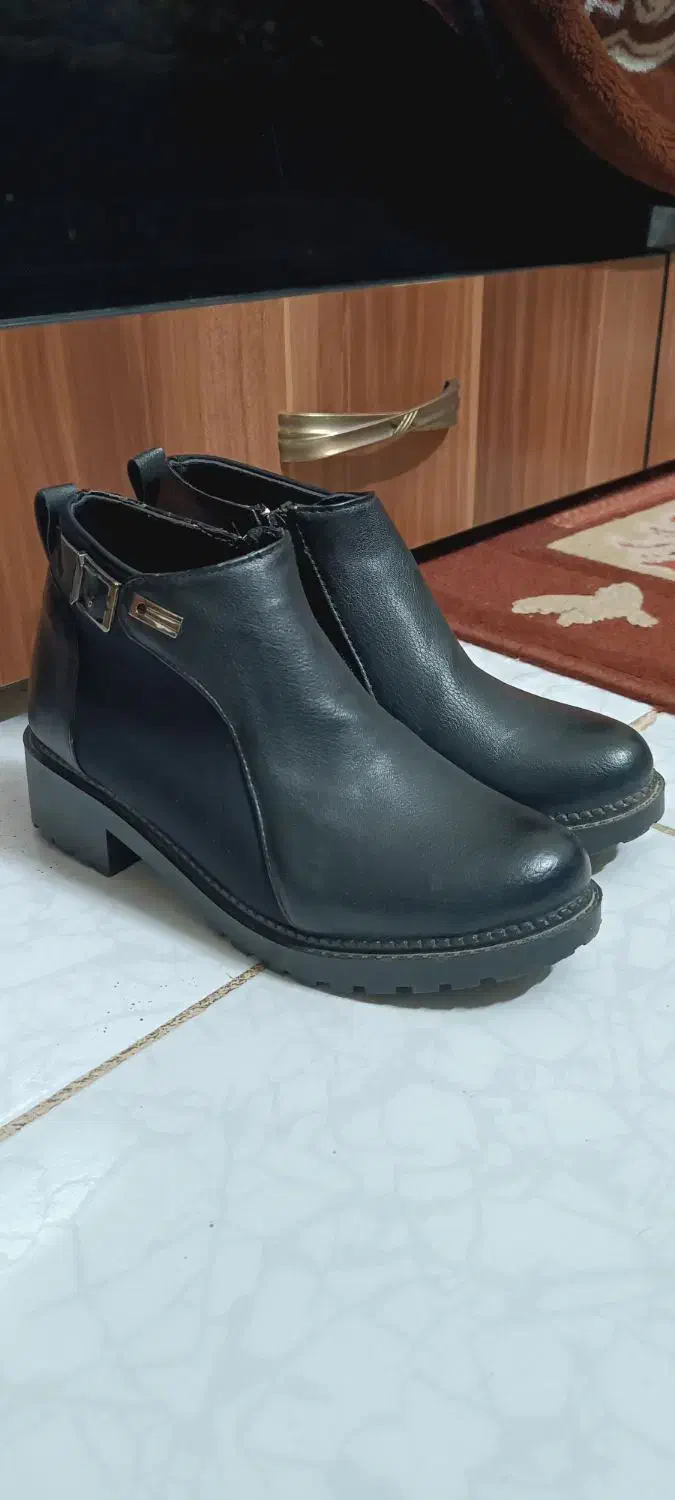 نیم بوت مشکی خاص|کیف، کفش، کمربند|اصفهان, دشتستان|دیوار