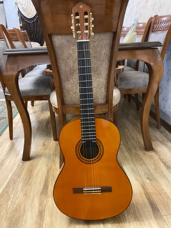 گیتار کلاسیک YAMAHA 70C|گیتار، بیس، امپلیفایر|میانه, |دیوار