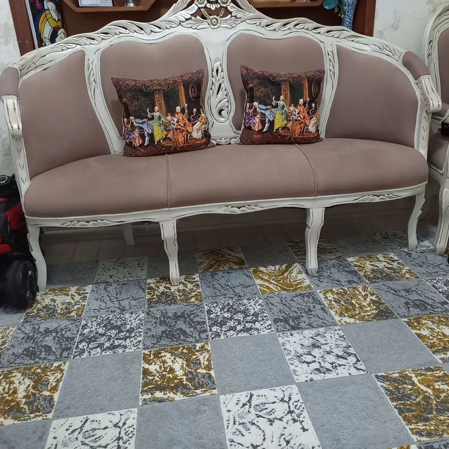 مبلمان سلطنتی|مبلمان خانگی و میز عسلی|شبستر, |دیوار