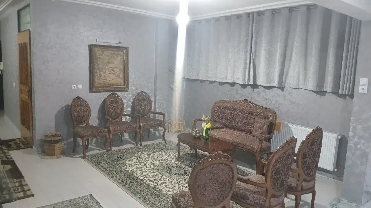 100متر، 2با پله، بازسازی شده، ارتش کوچه صادقی|فروش آپارتمان|اصفهان, حسین‌آباد|دیوار