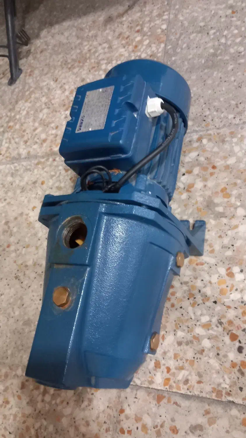 پمپ ۱ اسب ونزو بسیار سالم و در حد نو|ابزارآلات|کرج, ساسانی (قلمستان)|دیوار