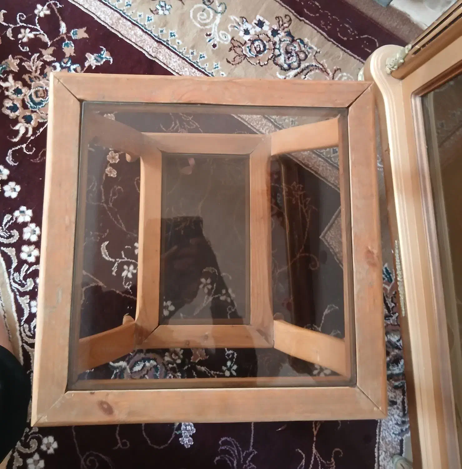 کمد ویترینی سالم  و میز عسلی|مبلمان خانگی و میز عسلی|کاشان, لتحر|دیوار