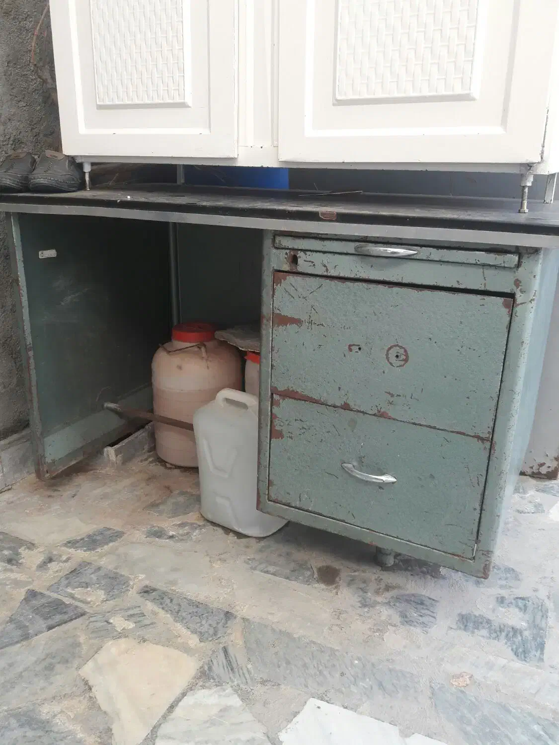 میز|میز تحریر و کامپیوتر|اشترینان, |دیوار