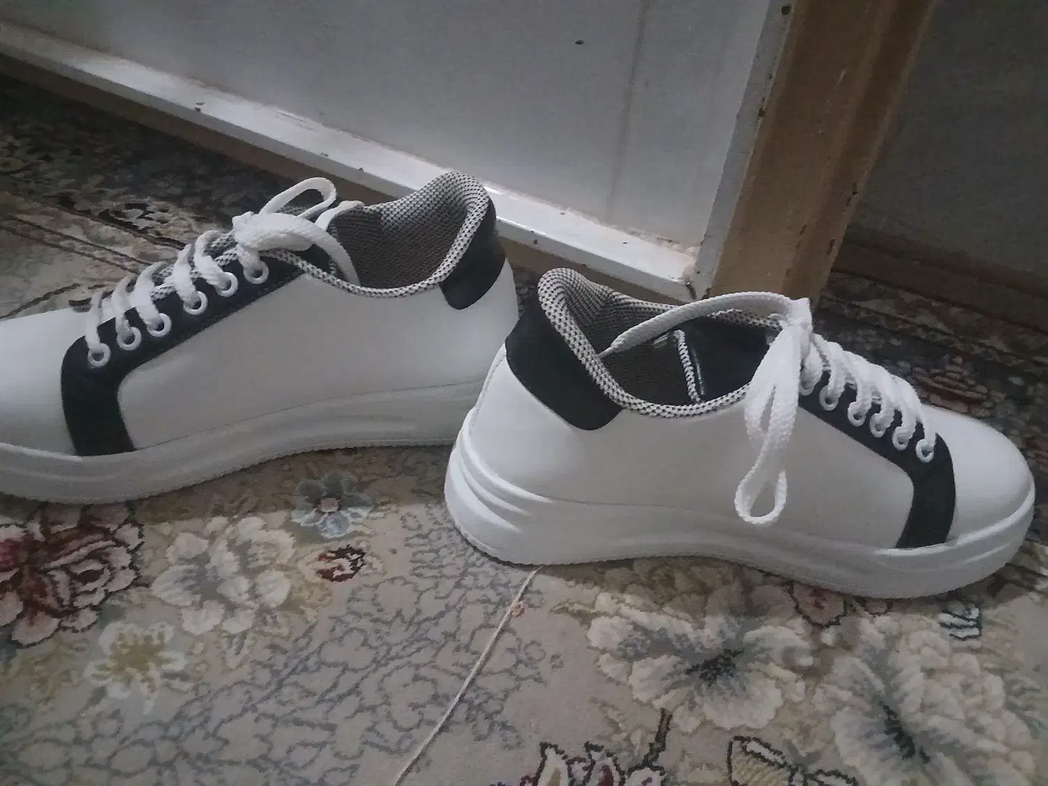 کفش نو نو|کیف، کفش، کمربند|میبد, |دیوار