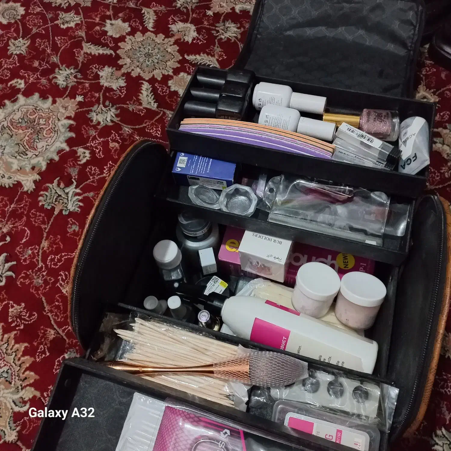 وسایل کاشت ناخن|آرایشگاه و سالنهای زیبایی|قم, شهرک مهدیه (مدرس)|دیوار