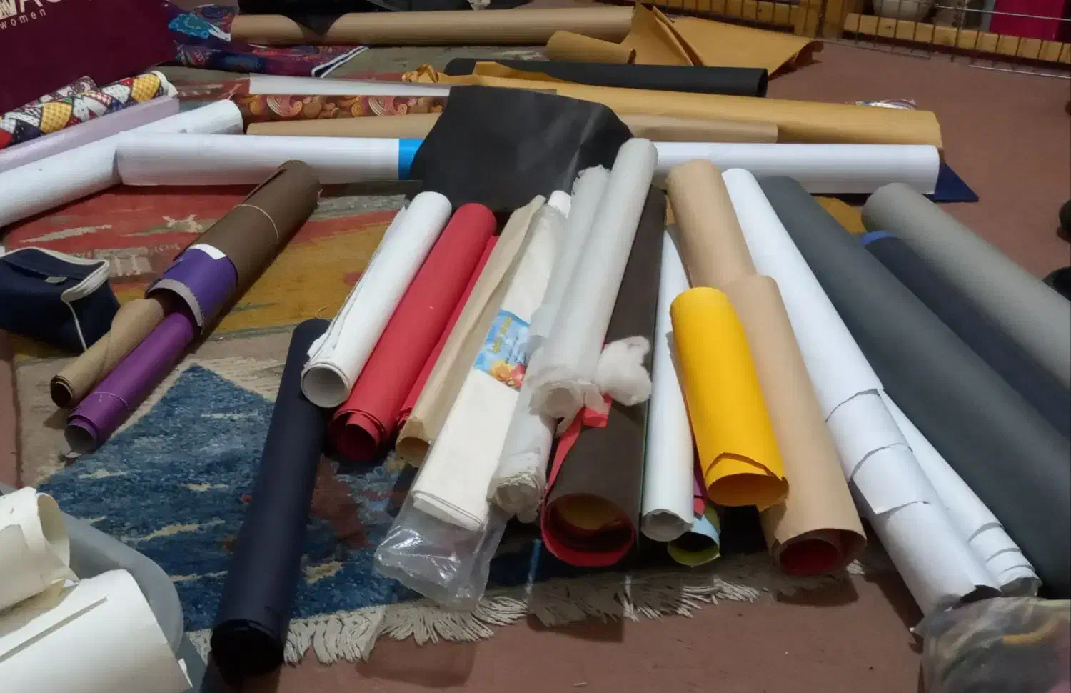 مقوا و کاغذ|لوازم التحریر|شیراز, فرهنگ شهر|دیوار