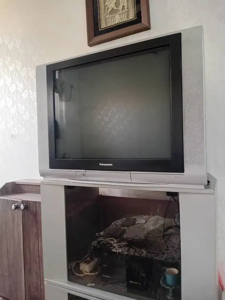 تلویزیون ۲۹ اینچ پاناسونیک با میز|تلویزیون و پروژکتور|اهواز, شهرک دانشگاه|دیوار