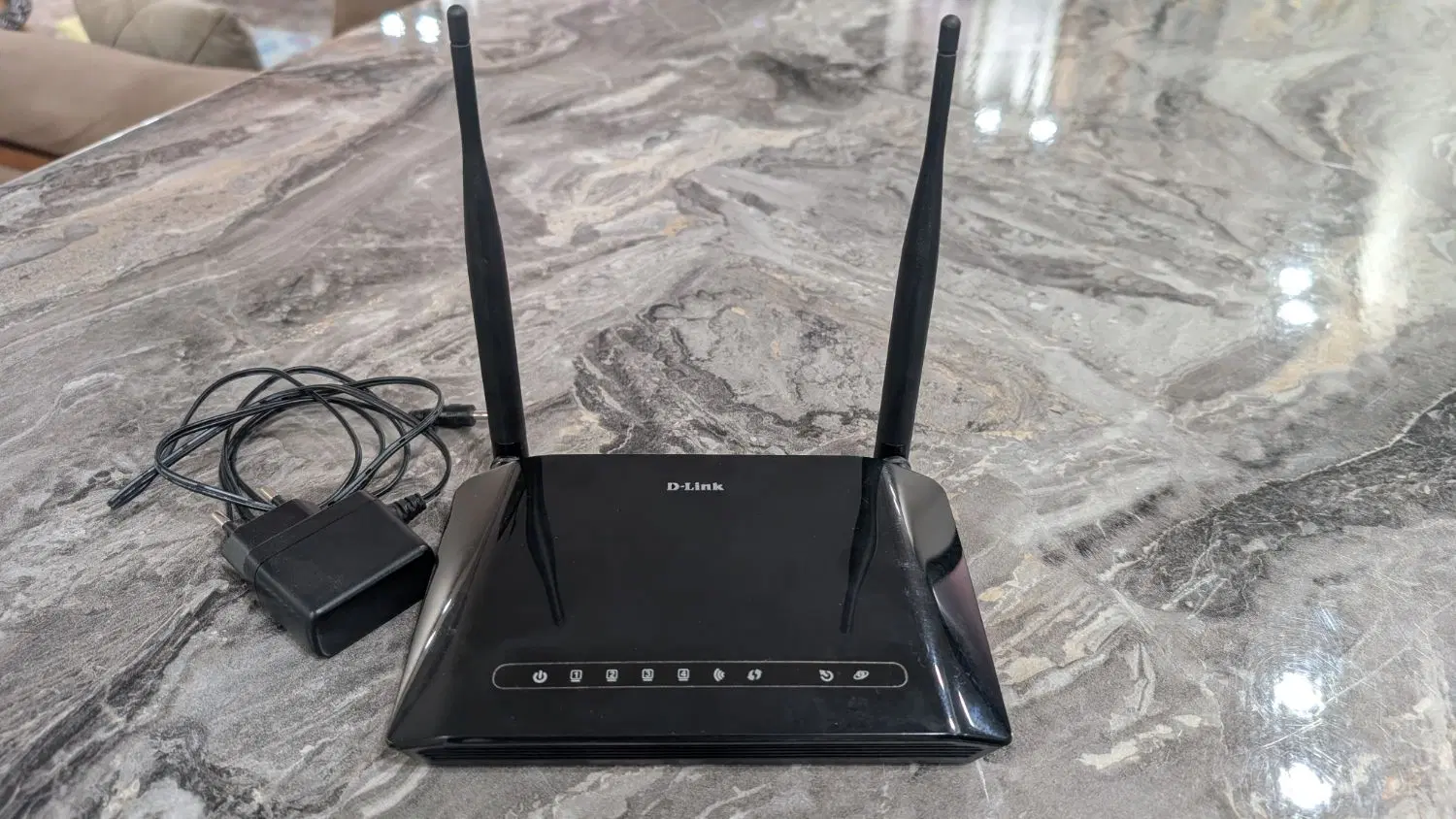 مودم adsl دیلینک اصلی بسیار نو|مودم و تجهیزات شبکه|تهران, نازیآباد|دیوار