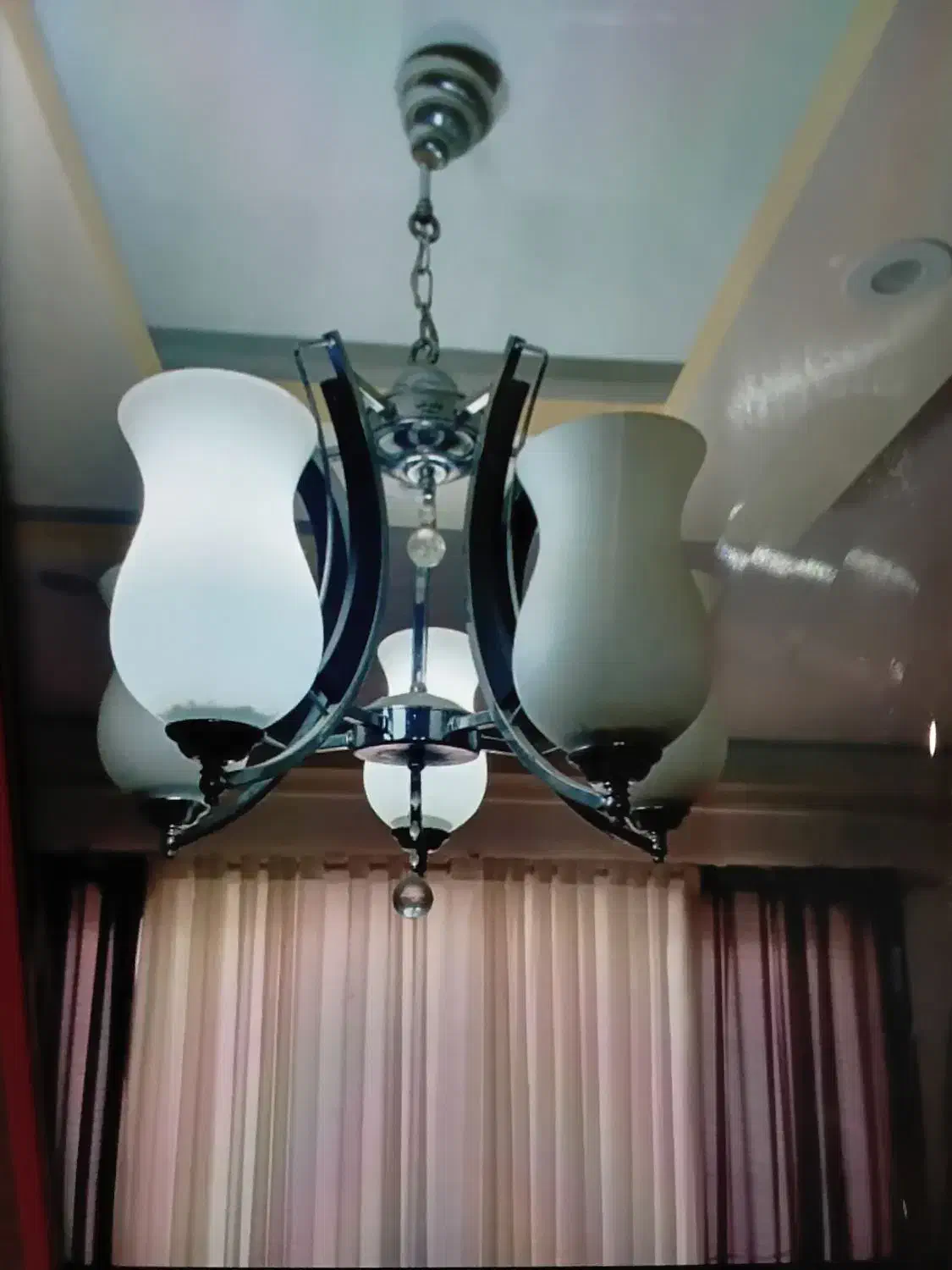 لوستر ۵شاخه سالم و تک شاخه|لوستر و چراغ آویز|رشت, رودباری|دیوار