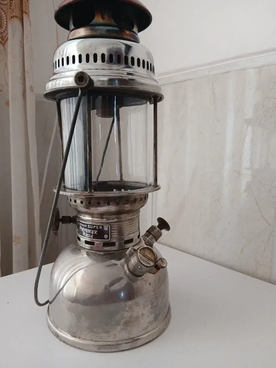 چراغ زنبوری|کلکسیون اشیاء عتیقه|یزد, |دیوار