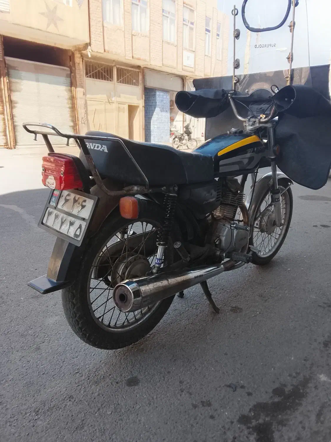 موتور هندا|موتورسیکلت|قم, چهل درخت‎|دیوار