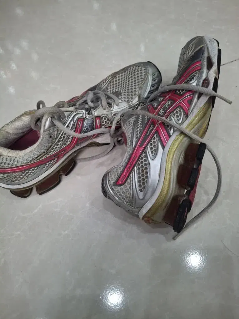 کتونی اسیکس سایز ۴۰ .|کیف، کفش، کمربند|رشت, توشیبا|دیوار