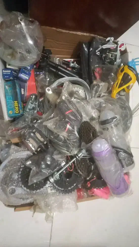 لوازم دوچرخه و تایر ۲۴ فقط|دوچرخه، اسکیت، اسکوتر|تبریز, |دیوار