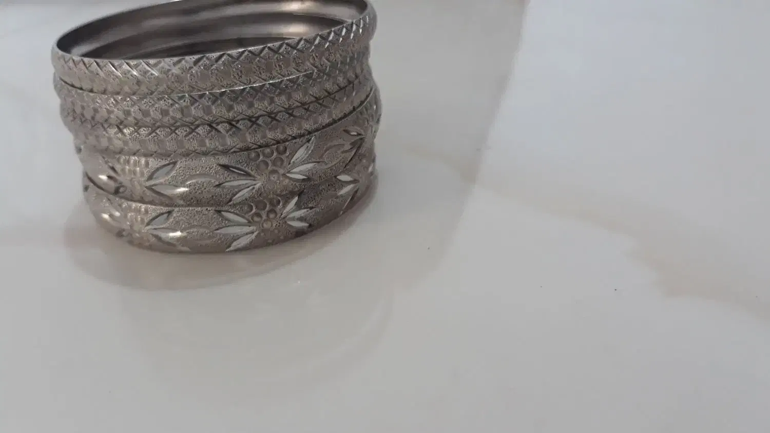 النگو|جواهرات|فردیس, قریشی|دیوار