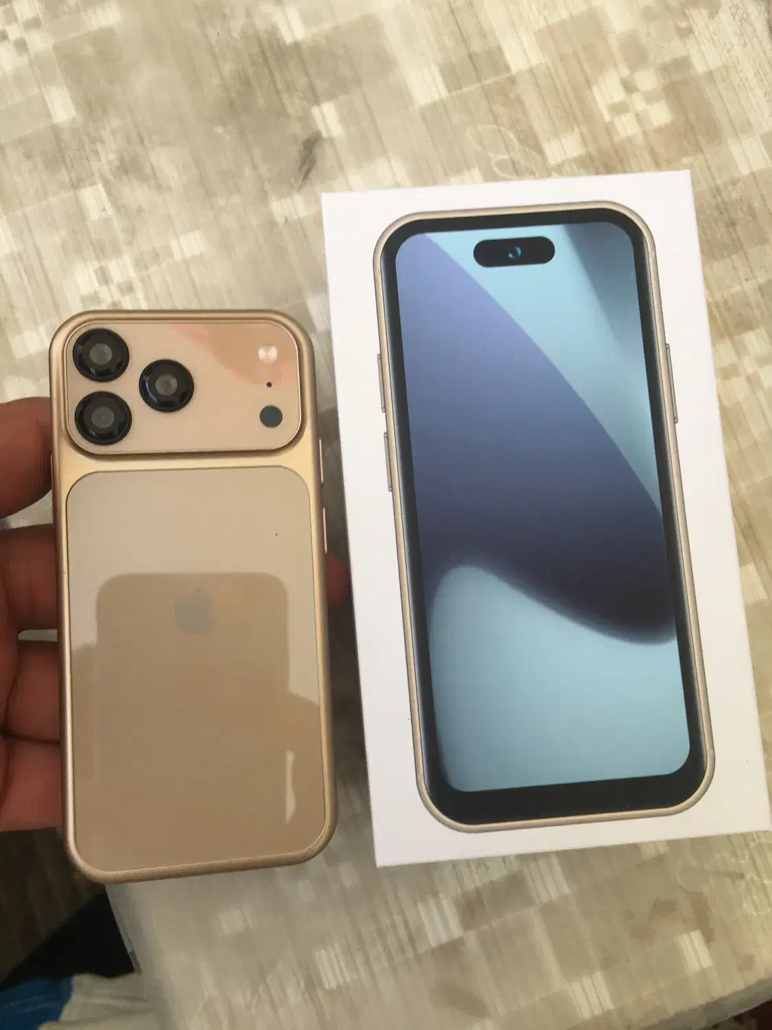 ایفون ۱۷ پرومکس مینی سایز متوسط|موبایل|گرگان, |دیوار