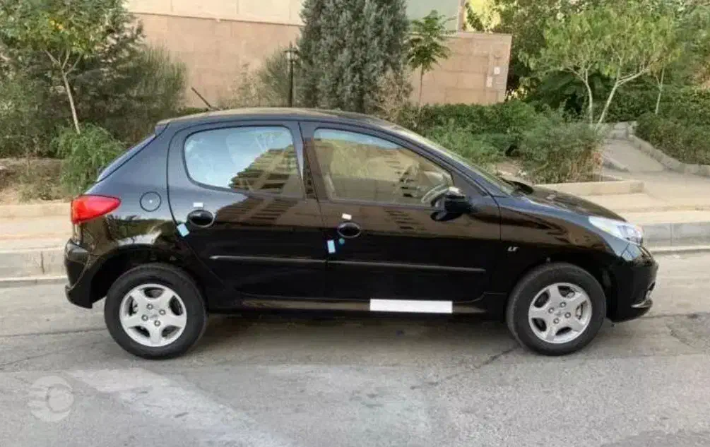 ۲۰۷ صفر مشکی متالیک ارتقا یافته سقف پانا|خودرو سواری و وانت|سمنان, |دیوار