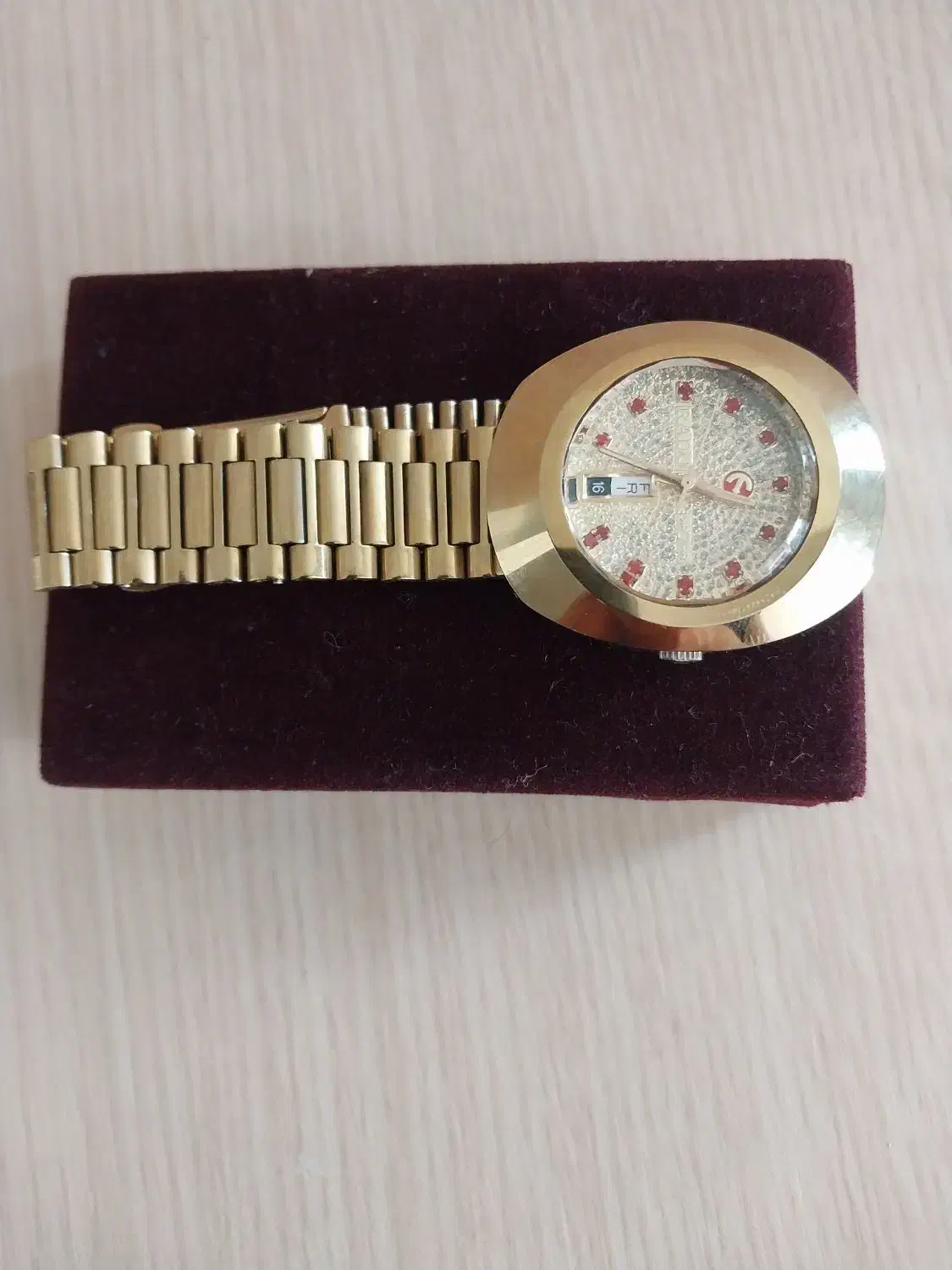 ساعت رادو سوئیسی بی نظیر|ساعت|شیراز, سعدیه شمالی|دیوار