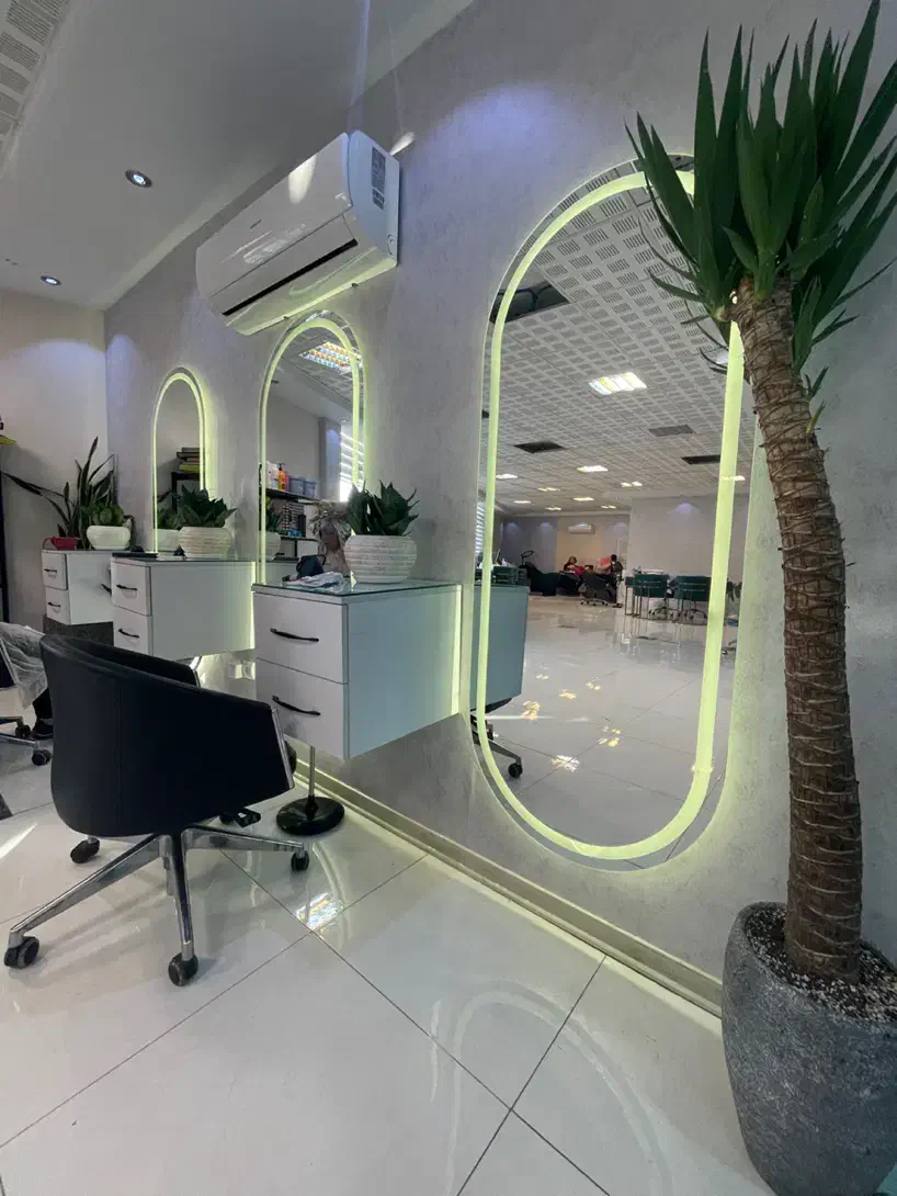 همکاری با تیم حرفه ای رنگ و هایلایت ،درمان و صافی|استخدام درمانی، زیبایی، بهداشتی|تهران, نیلوفر|دیوار