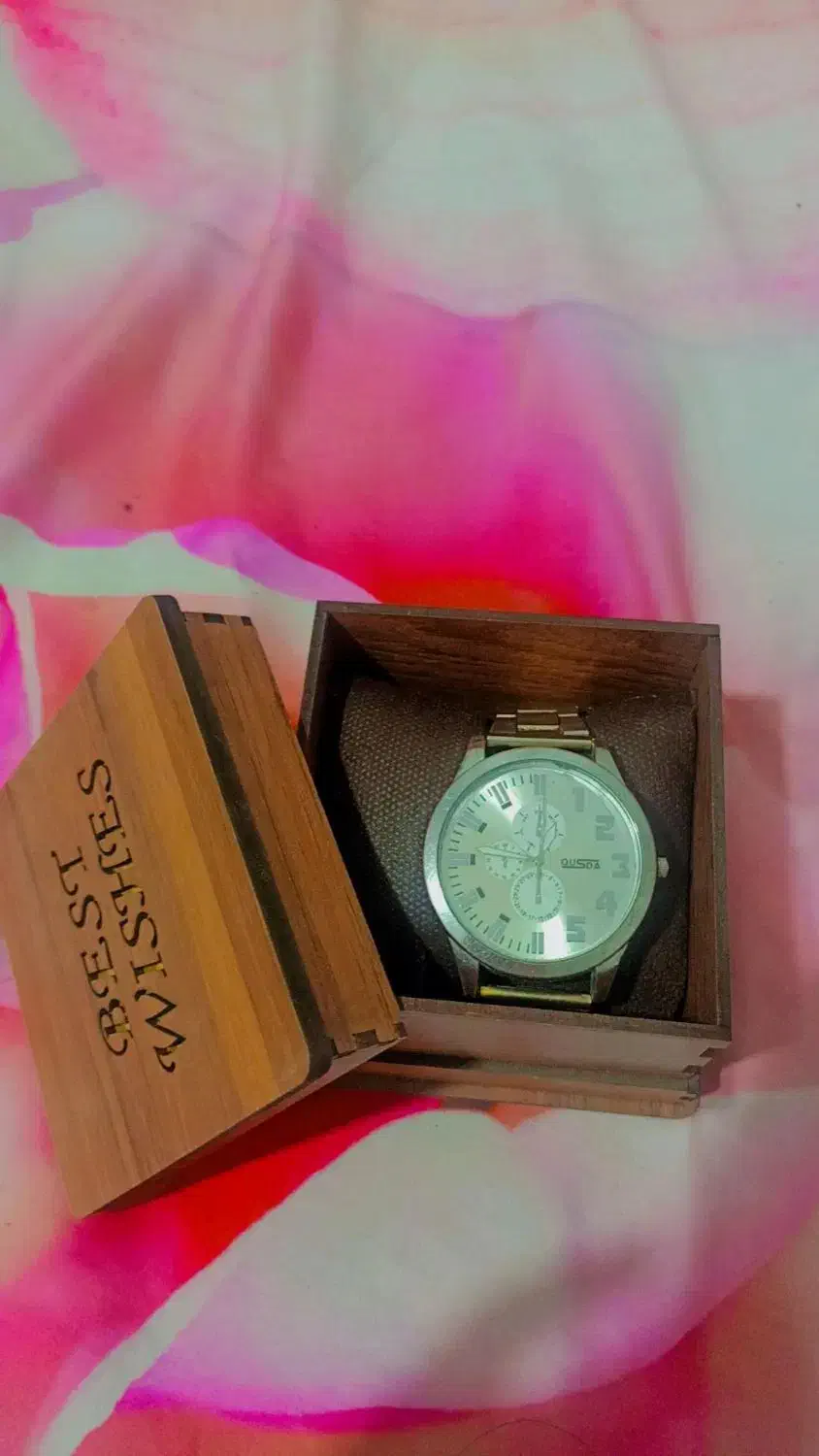 برند ساعت|ساعت|هشتگرد, هشتگرد قدیم|دیوار