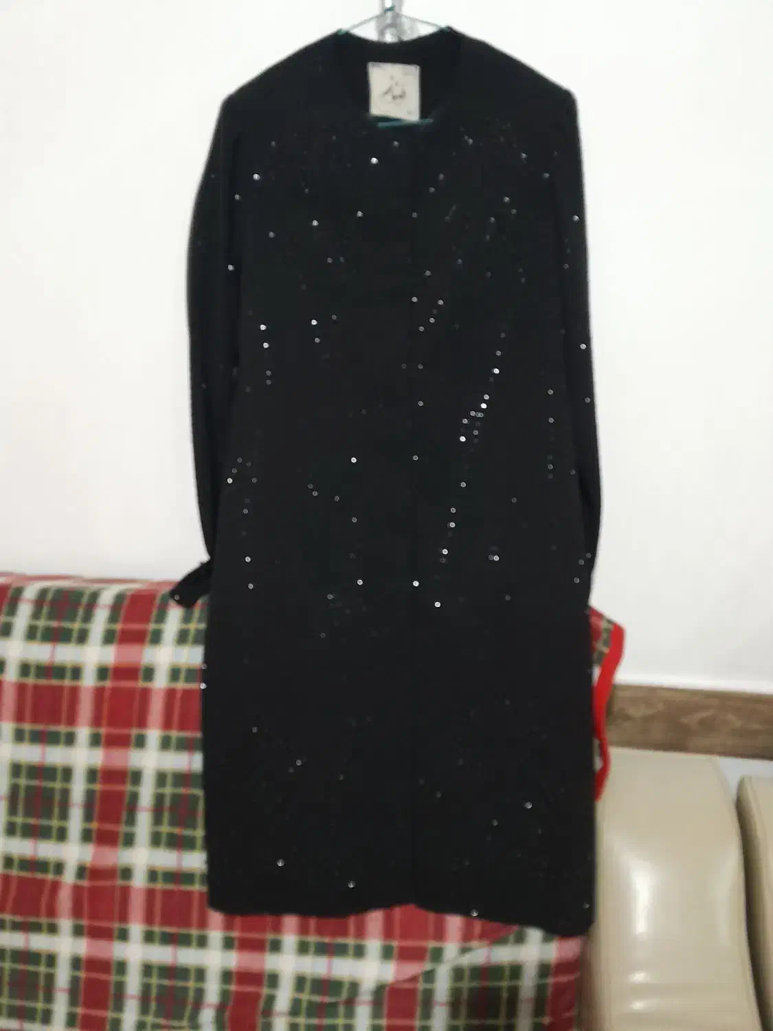 مانتو، نو|لباس|خوی, |دیوار