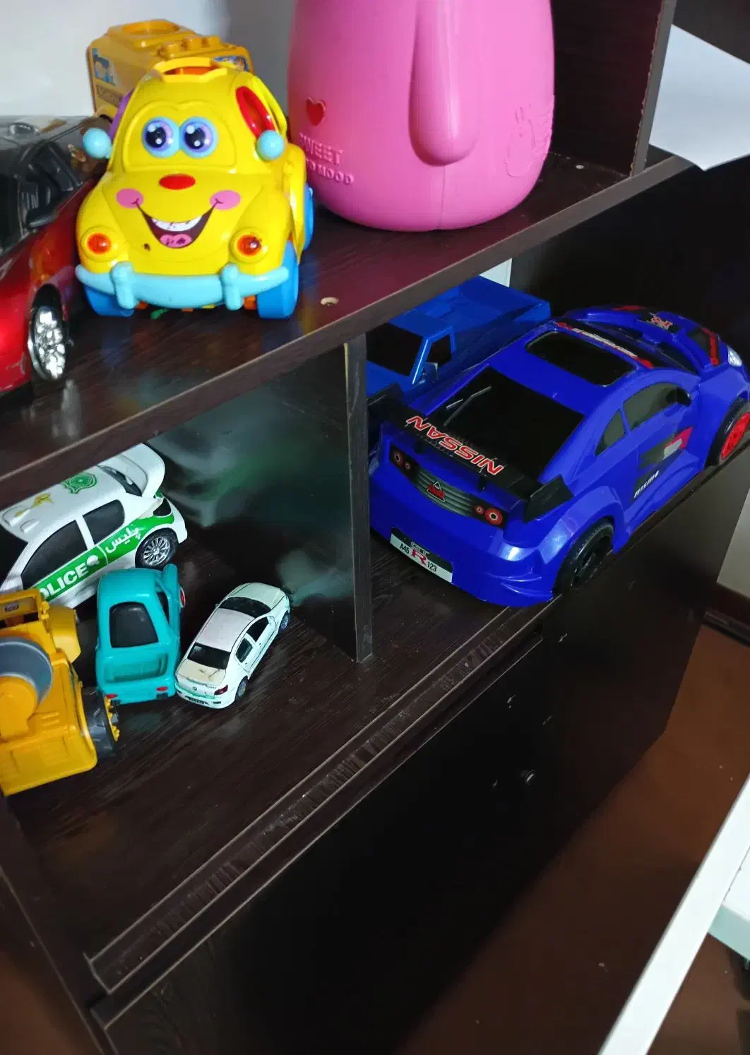 کتابخانه|کتابخانه، شلف، قفسه‌های دیواری|شاهین‌شهر, فیض|دیوار