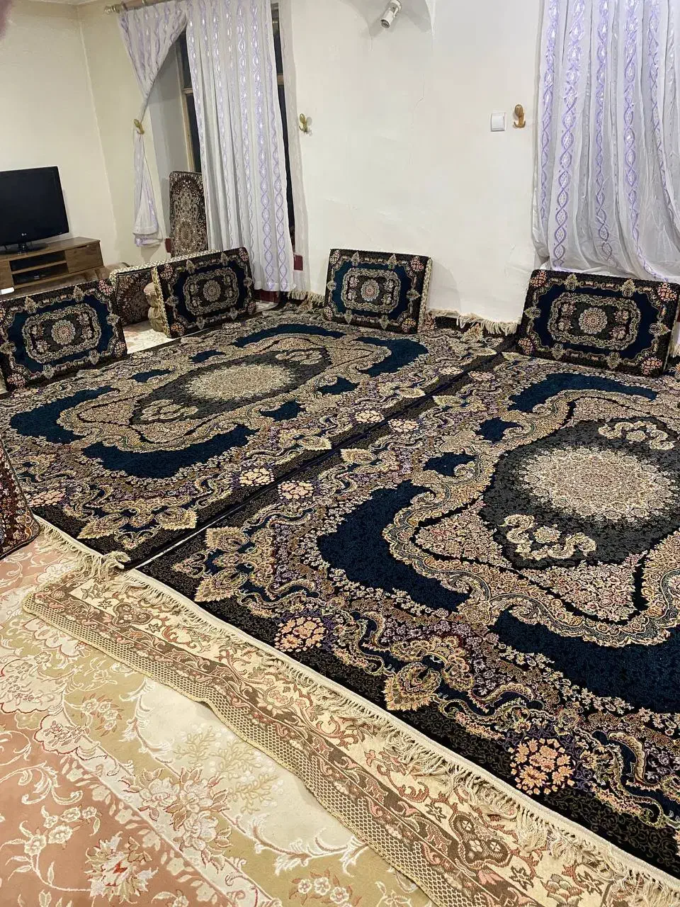 دو تیکه فرش اصل دو در سه با شش پشتی|فرش|بانه, |دیوار