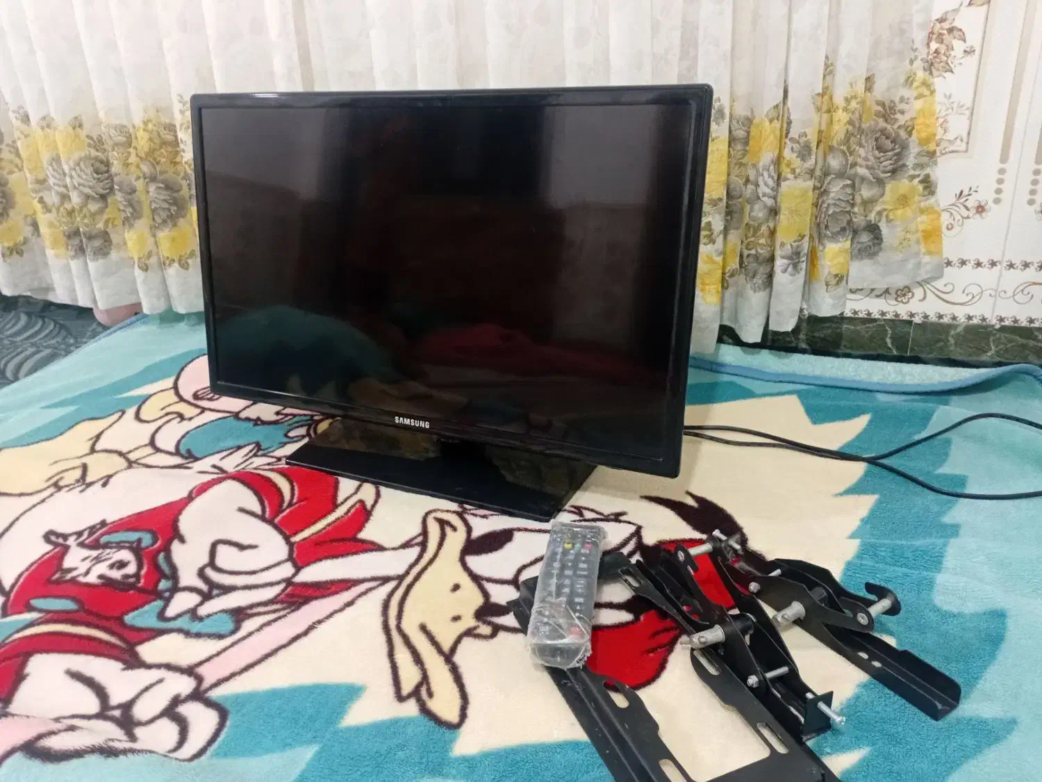 با سلام  تلویزیون ۲۶ سامسونگ در حد|تلویزیون و پروژکتور|گنبد کاووس, |دیوار