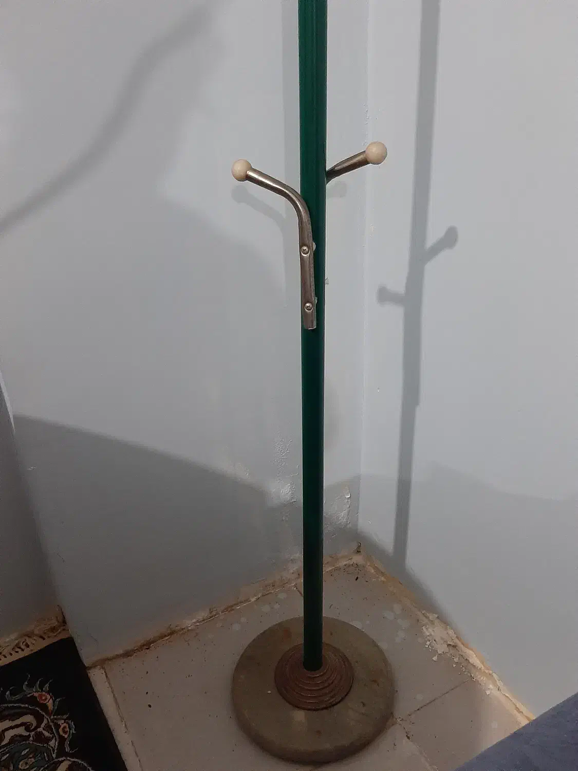 میز تلویزیون میزپذیرایی گلدان چوب لباس2میلیون|مبلمان خانگی و میز عسلی|خرمشهر, |دیوار