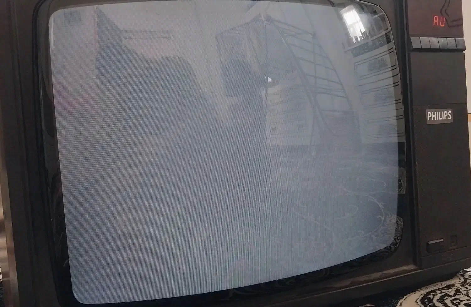 تلویزیون قدیمی چوبی|کلکسیون اشیاء عتیقه|اهرم, |دیوار