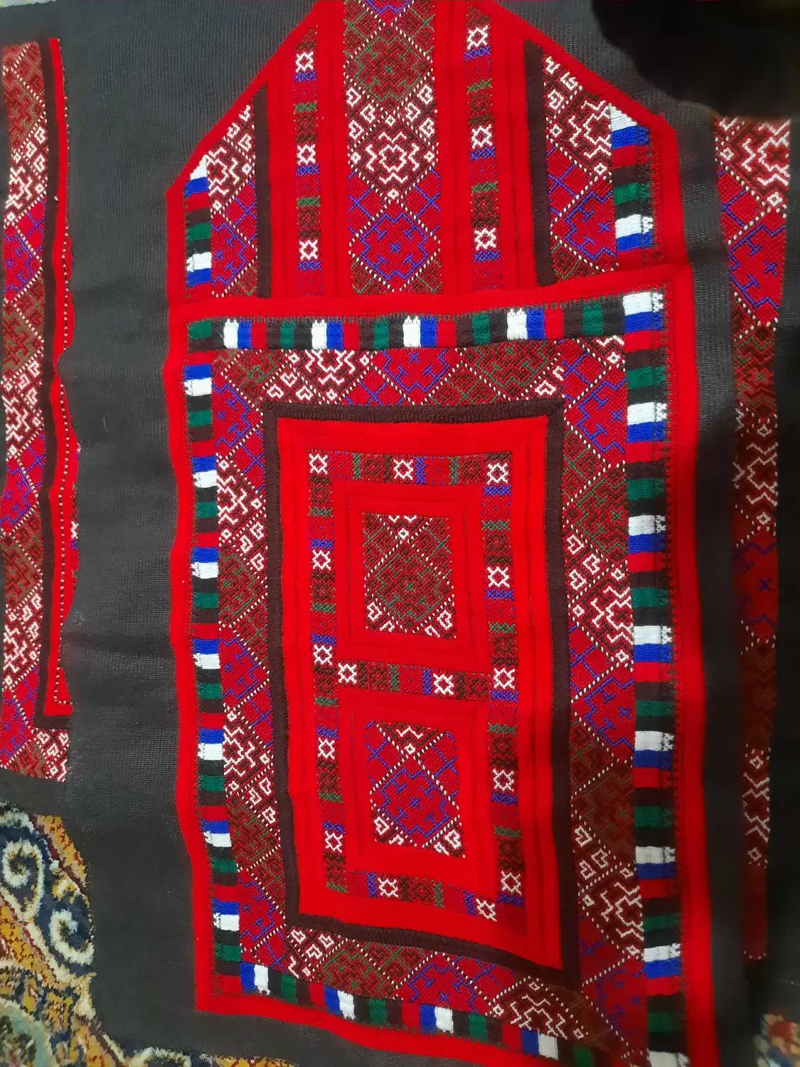 زی استین|لباس|سراوان, |دیوار