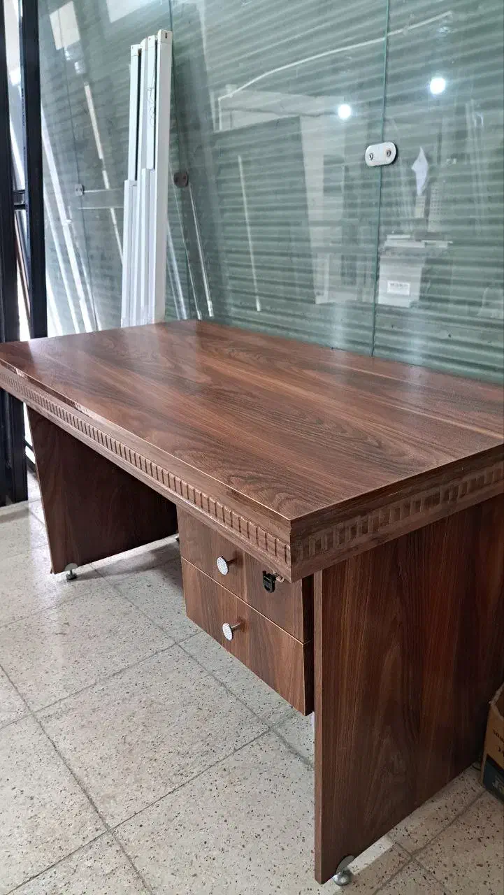 میز کار ، تمیز ، سالم بدون خط خش|میز تحریر و کامپیوتر|رشت, حومه رشت|دیوار