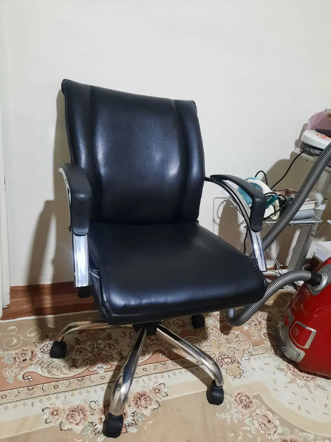 صندلی|میز تحریر و کامپیوتر|تهران, شهید فکوری|دیوار