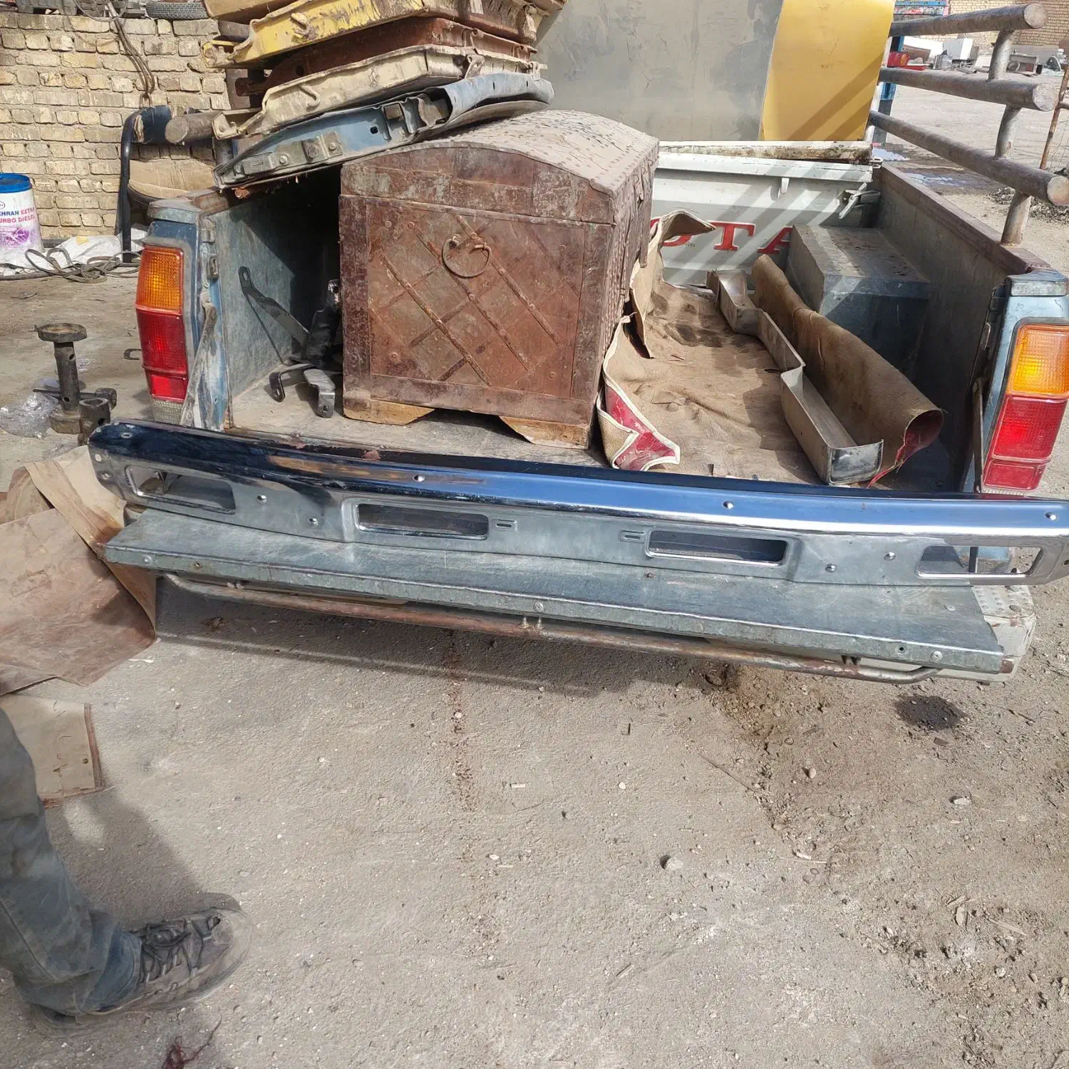 تویوتا مزدا  نیسان|قطعات یدکی و لوازم جانبی|جرقویه, |دیوار