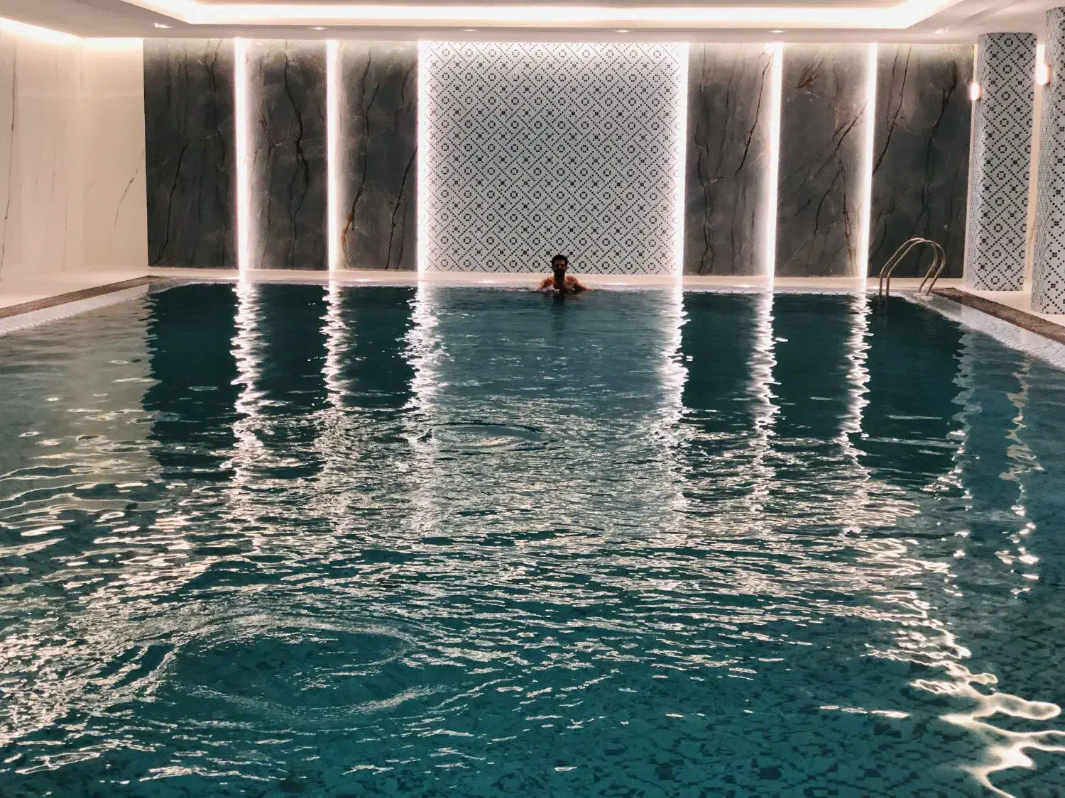 یک نفر جهت نظافت منزل|استخدام سرایداری و نظافت|تهران, کیانشهر|دیوار