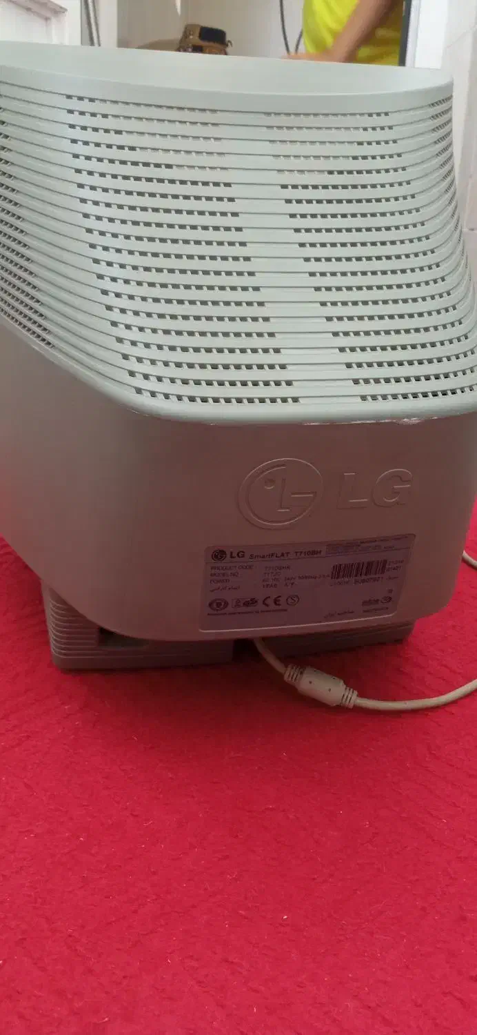 مانیتور ال جی سالم وتمیز|قطعات و لوازم جانبی رایانه|الیگودرز, |دیوار