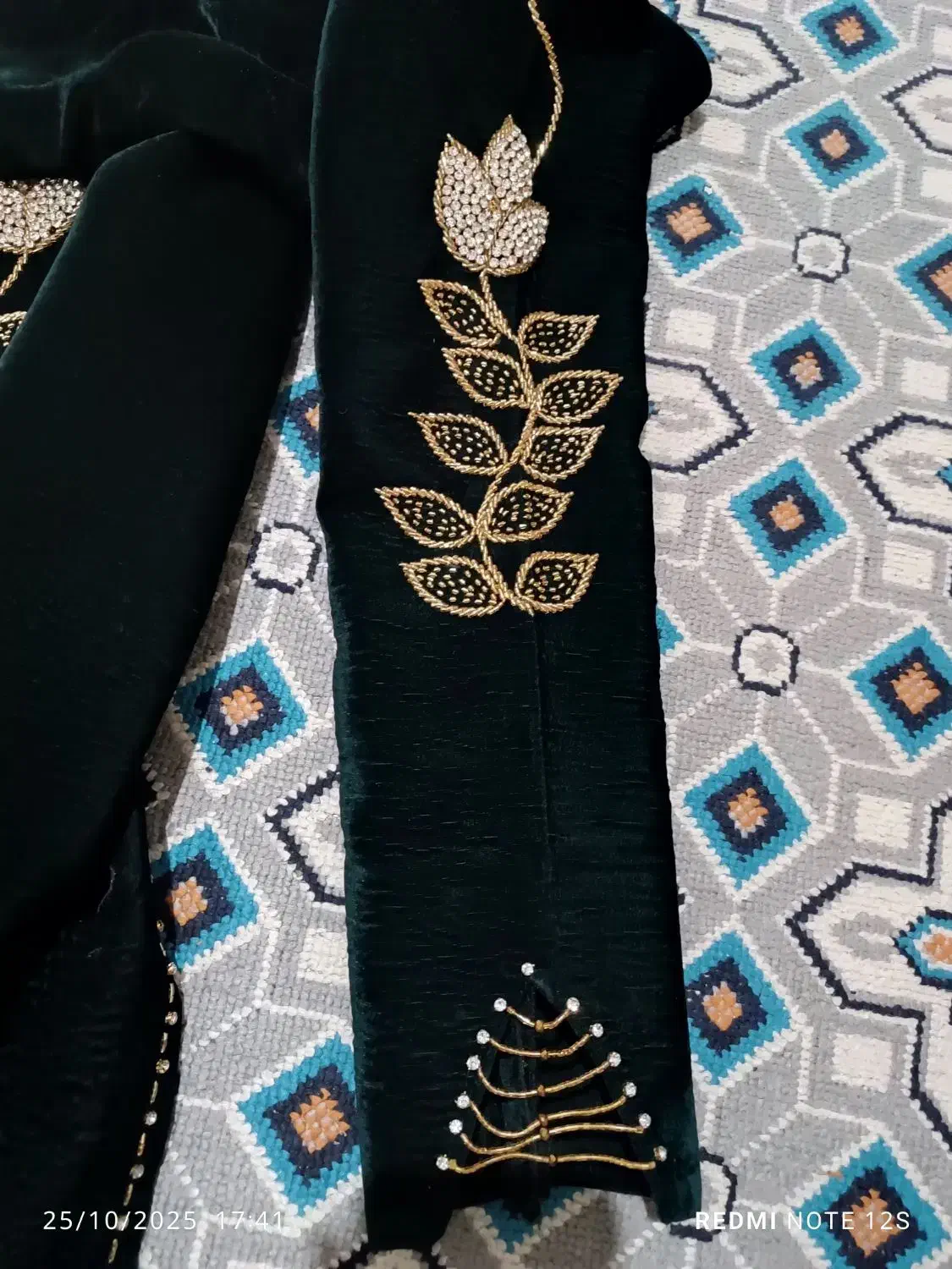 مانتو مخمل منجوق دوری شده|لباس|دهدشت, |دیوار