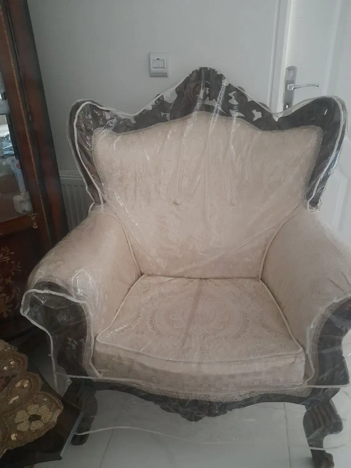 مبل ۹نفره ومیز نهار خوری ۶ نفره چوب گردومبل ۹نفره|میز و صندلی غذاخوری|ری, دیلمان|دیوار