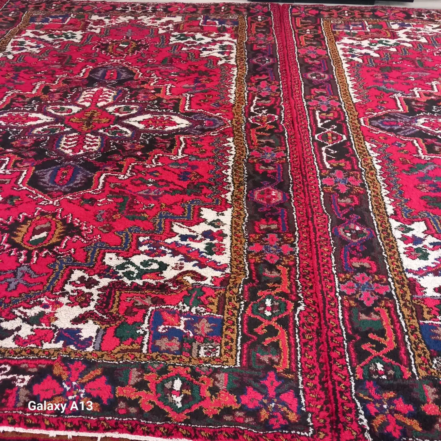 دو جفت فرش دستبافت|فرش|نقده, |دیوار