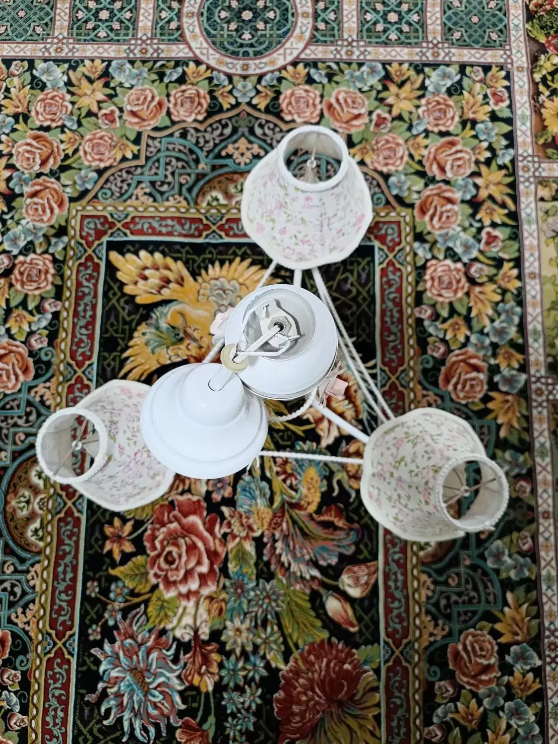 لوستر سه شاخه فرفوژه|لوستر و چراغ آویز|همدان, |دیوار