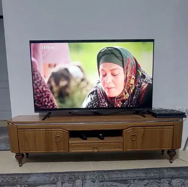 میز تلویزیون ۱۶۰ فروش فوری|میز تلویزیون|گلبهار, شهر جدید گلبهار|دیوار
