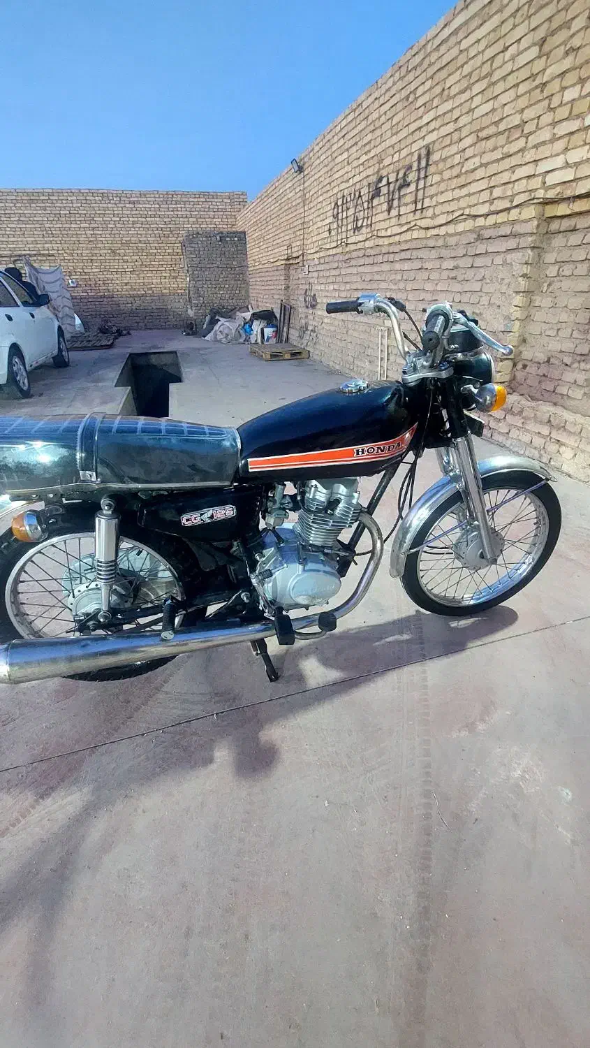 هندا خیلی خیلی تمیز وسالم|موتورسیکلت|میبد, |دیوار