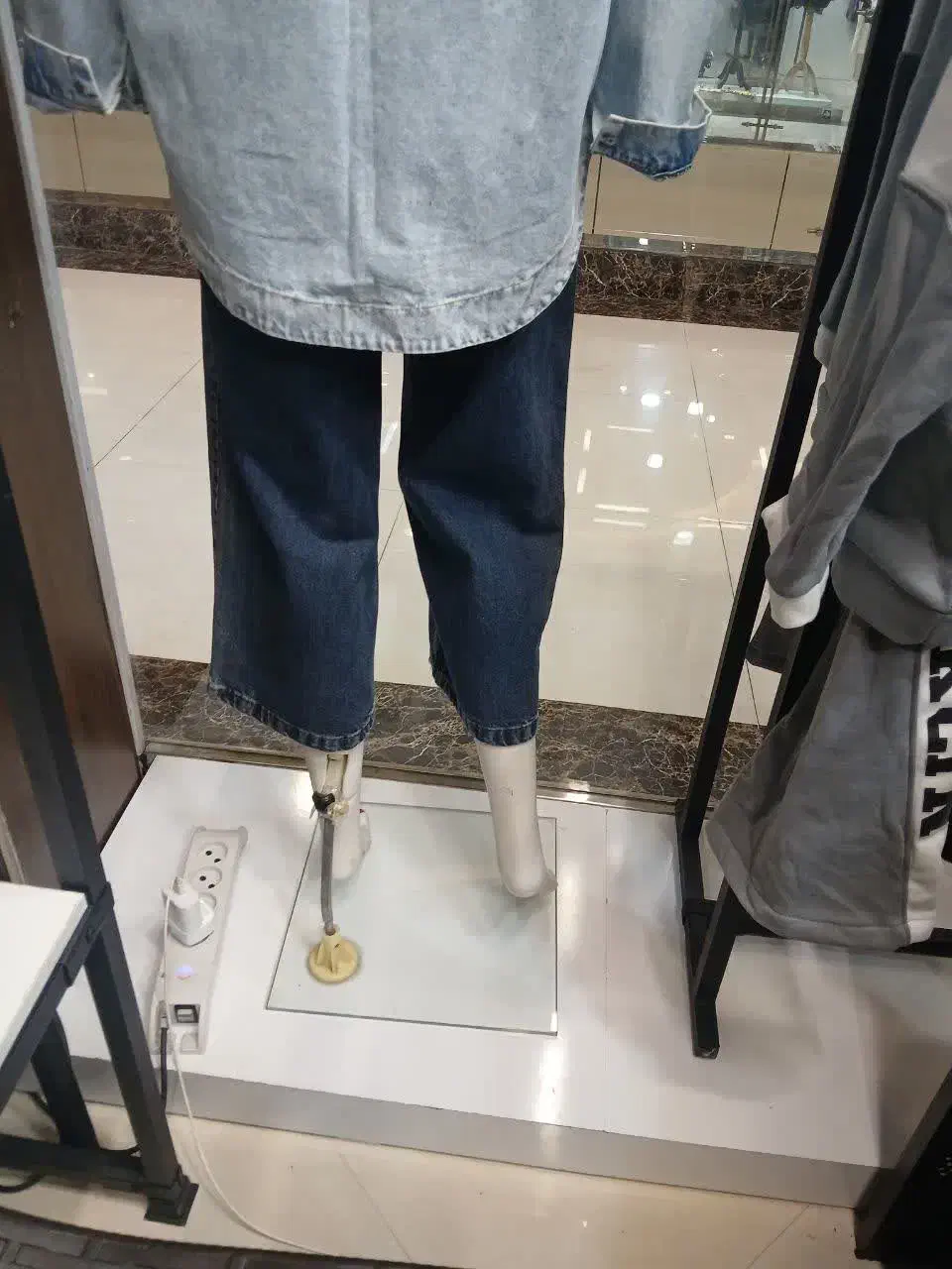 مانکن زنانه ۲ عدد باهم|فروشگاه و مغازه|مشهد, بهاران|دیوار