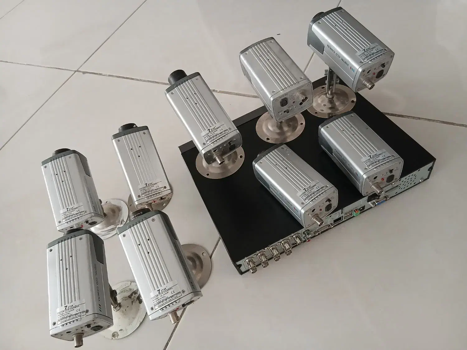 ۹ دوربین با دستگاه ۸ کاناله|دوربین مداربسته|اندیشه, اندیشه فاز ۴|دیوار