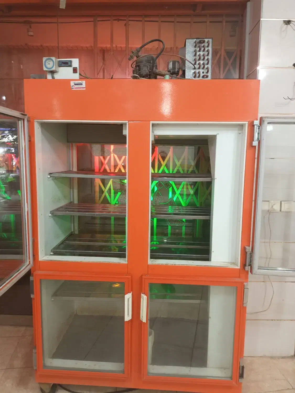 یخچال فریزرمرغ وماهی فروشی|فروشگاه و مغازه|مبارکه, |دیوار